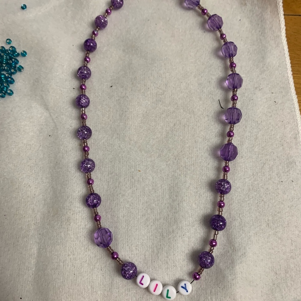 Necklaces - Picture 4 of 8